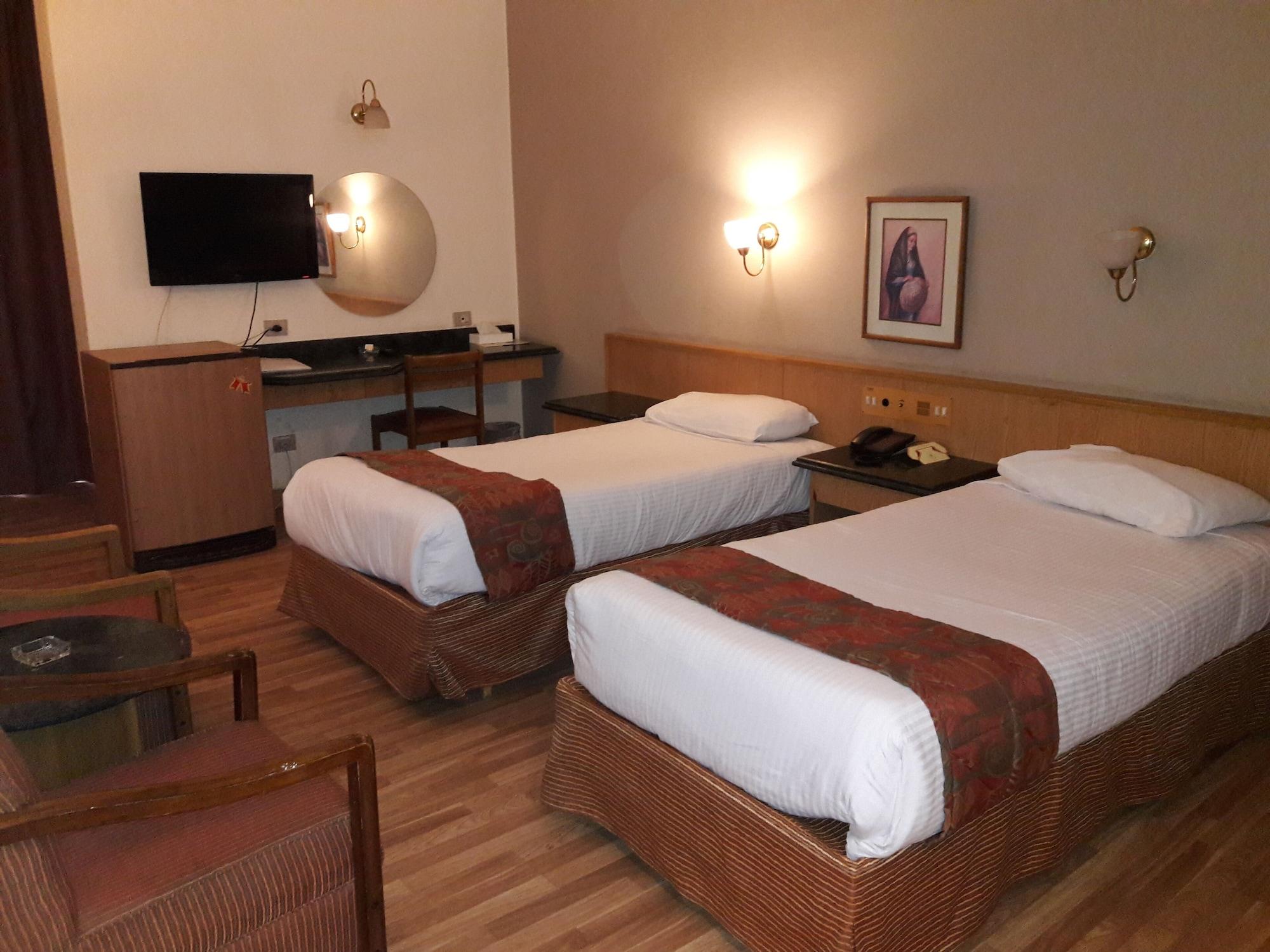 Maadi Hotel Cairo Exterior photo
